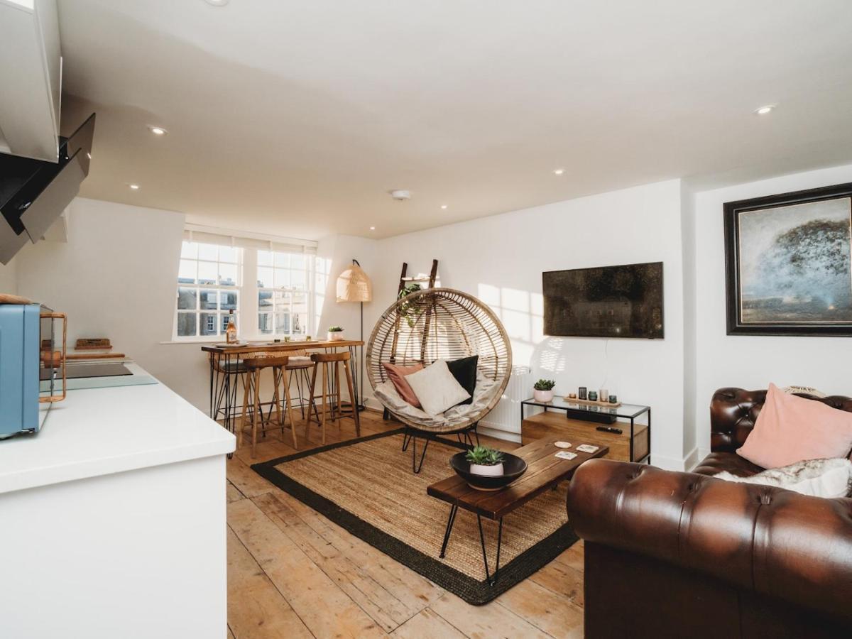 Pass The Keys Stylish 2 Bed Eco Flat In The Heart Of Bath Apartment Exterior photo