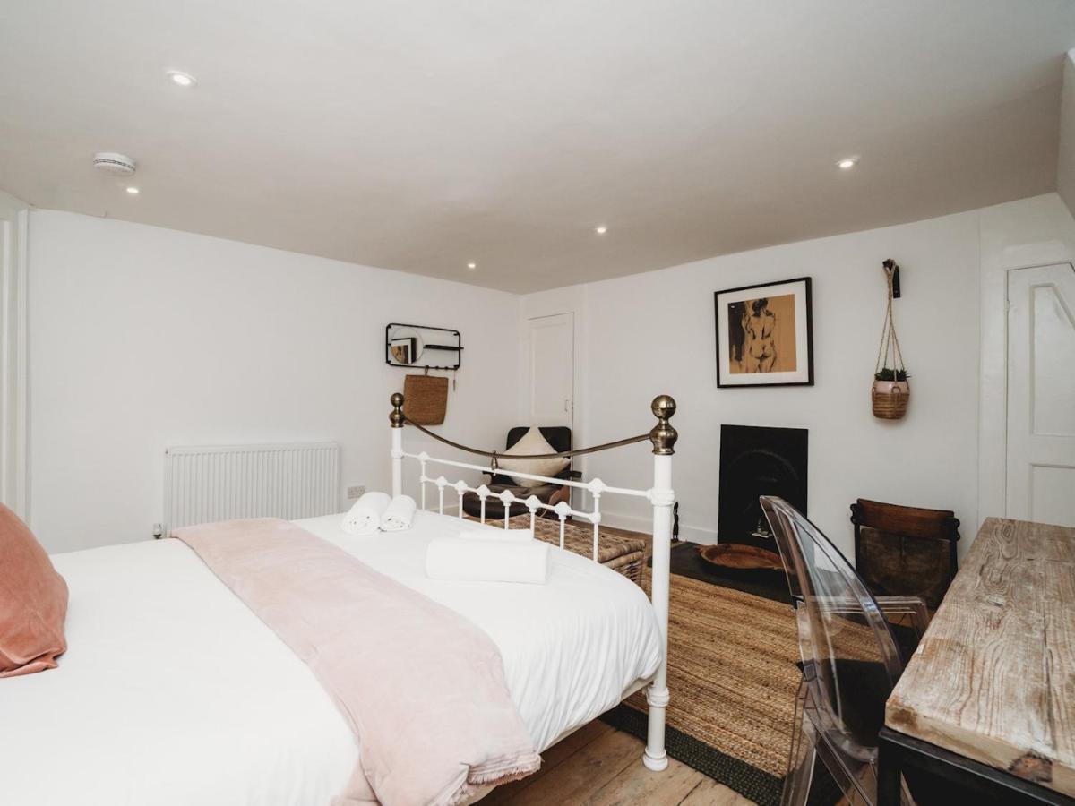 Pass The Keys Stylish 2 Bed Eco Flat In The Heart Of Bath Apartment Exterior photo